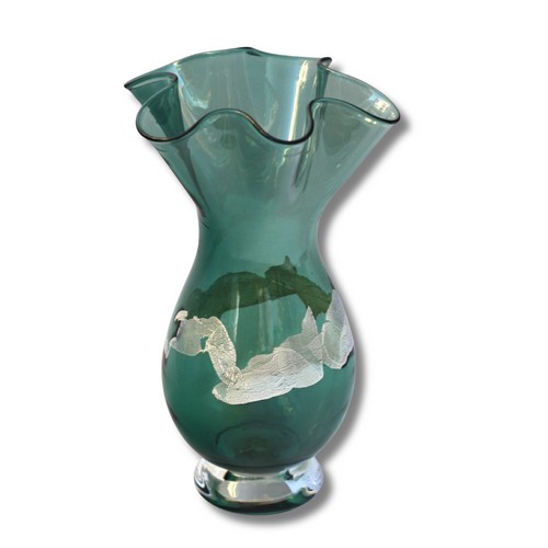 Click to view detail for DB-1066 Vase - Green with Silver Leaf 7x3x3 $65